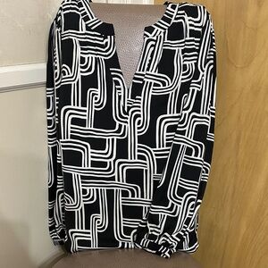 Nine West Black and White Patterned Blouse P2P 19” NWT